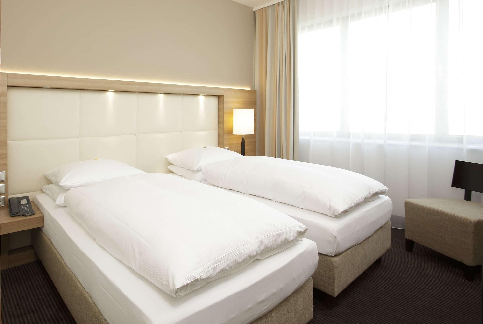 H4 Hotel Berlin Alexanderplatz Esterno foto