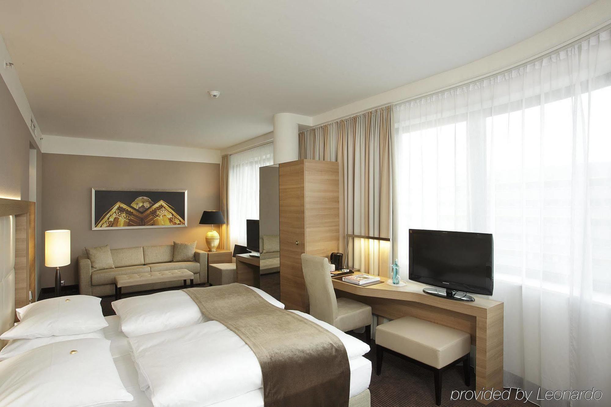 H4 Hotel Berlin Alexanderplatz Camera foto