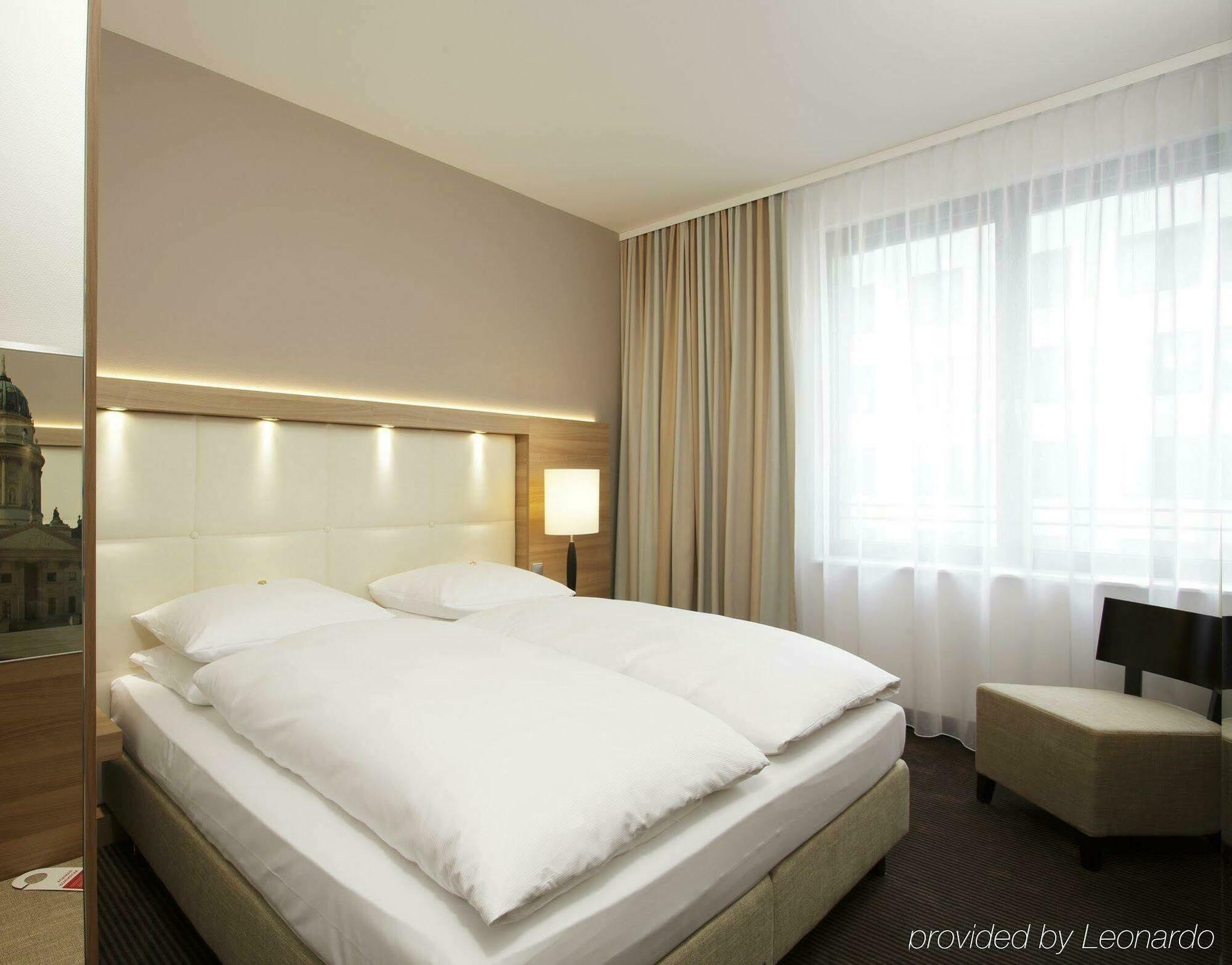 H4 Hotel Berlin Alexanderplatz Camera foto